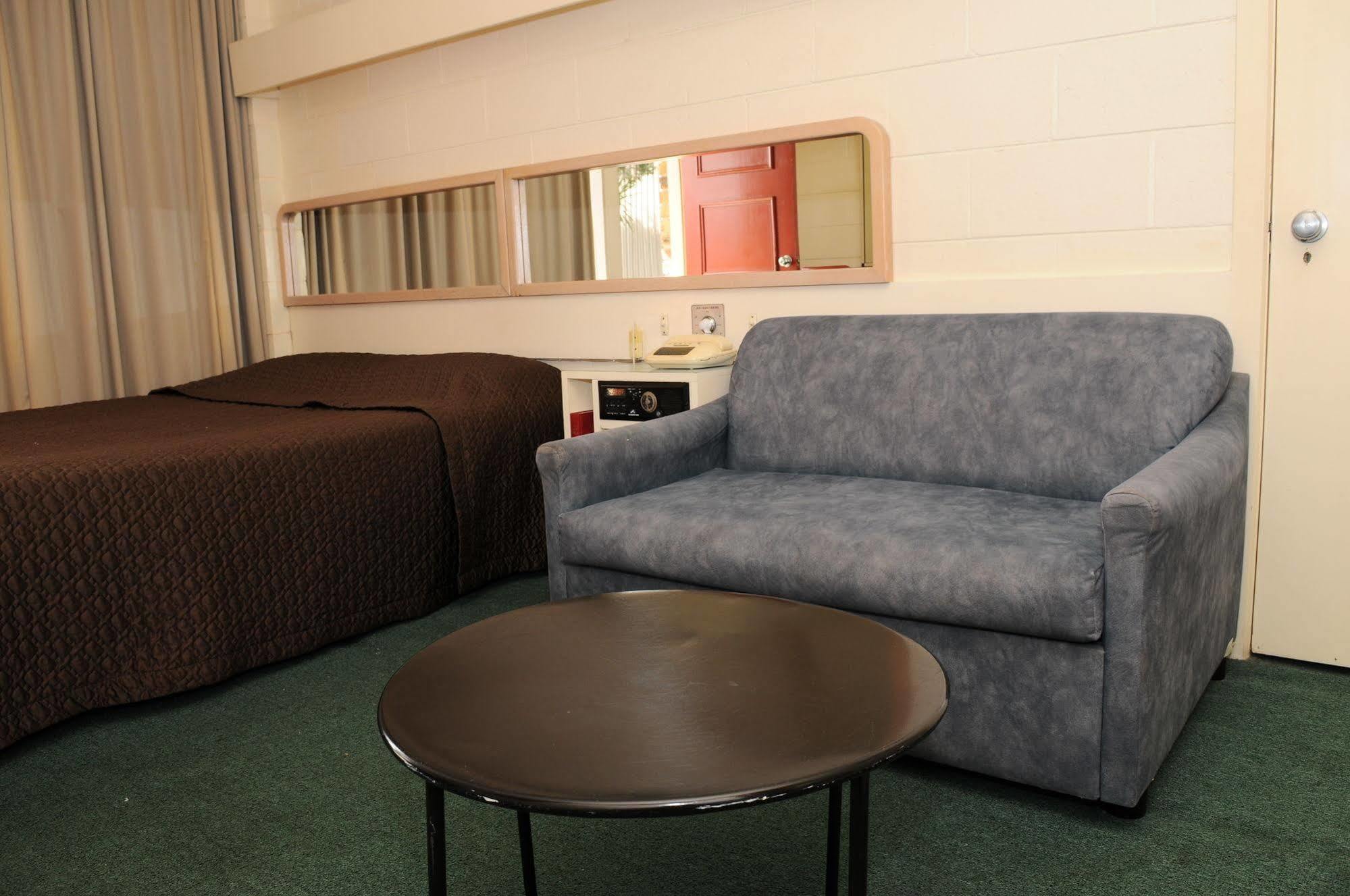 Peninsula Motor Inn Tyabb Bagian luar foto